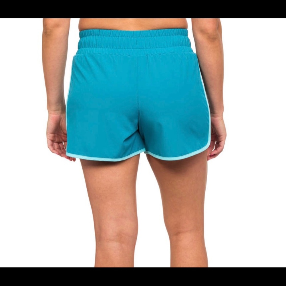 Women’s Reebok shorts - Picture 3 of 4
